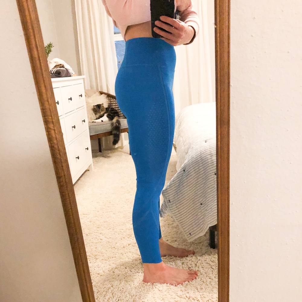 Under Armour Heat Gear Leggings - Picture 2 of 7